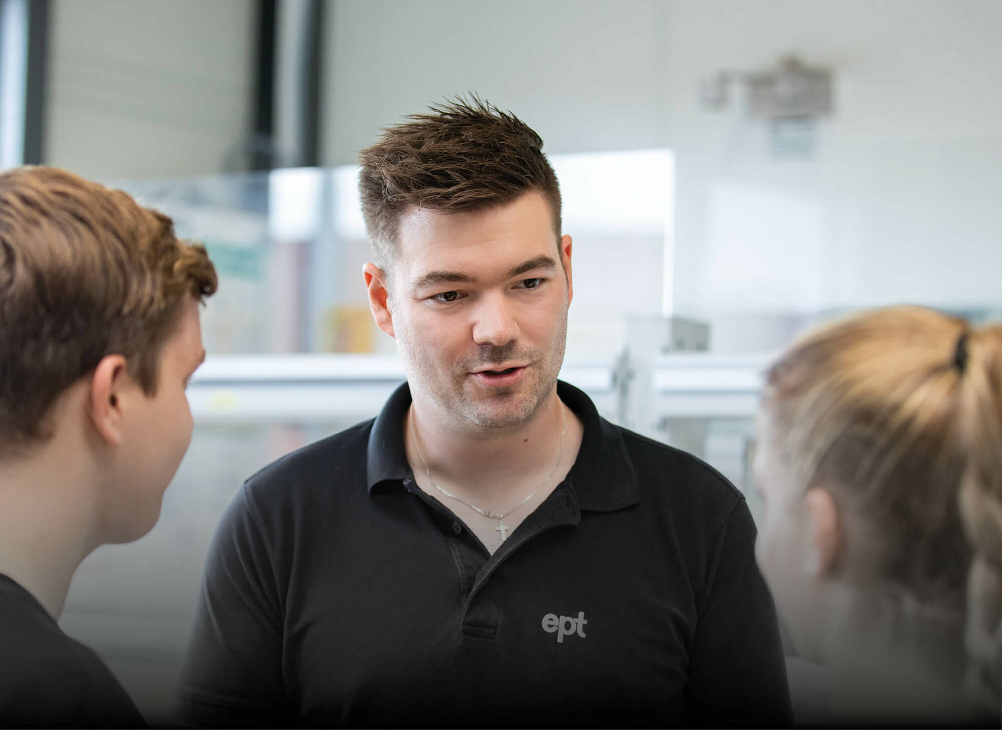 Ansprechpartner Tobias Blum 2000x1457px