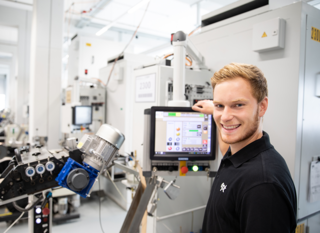 Motive 2000x1457px Wirtschaftsinformatik