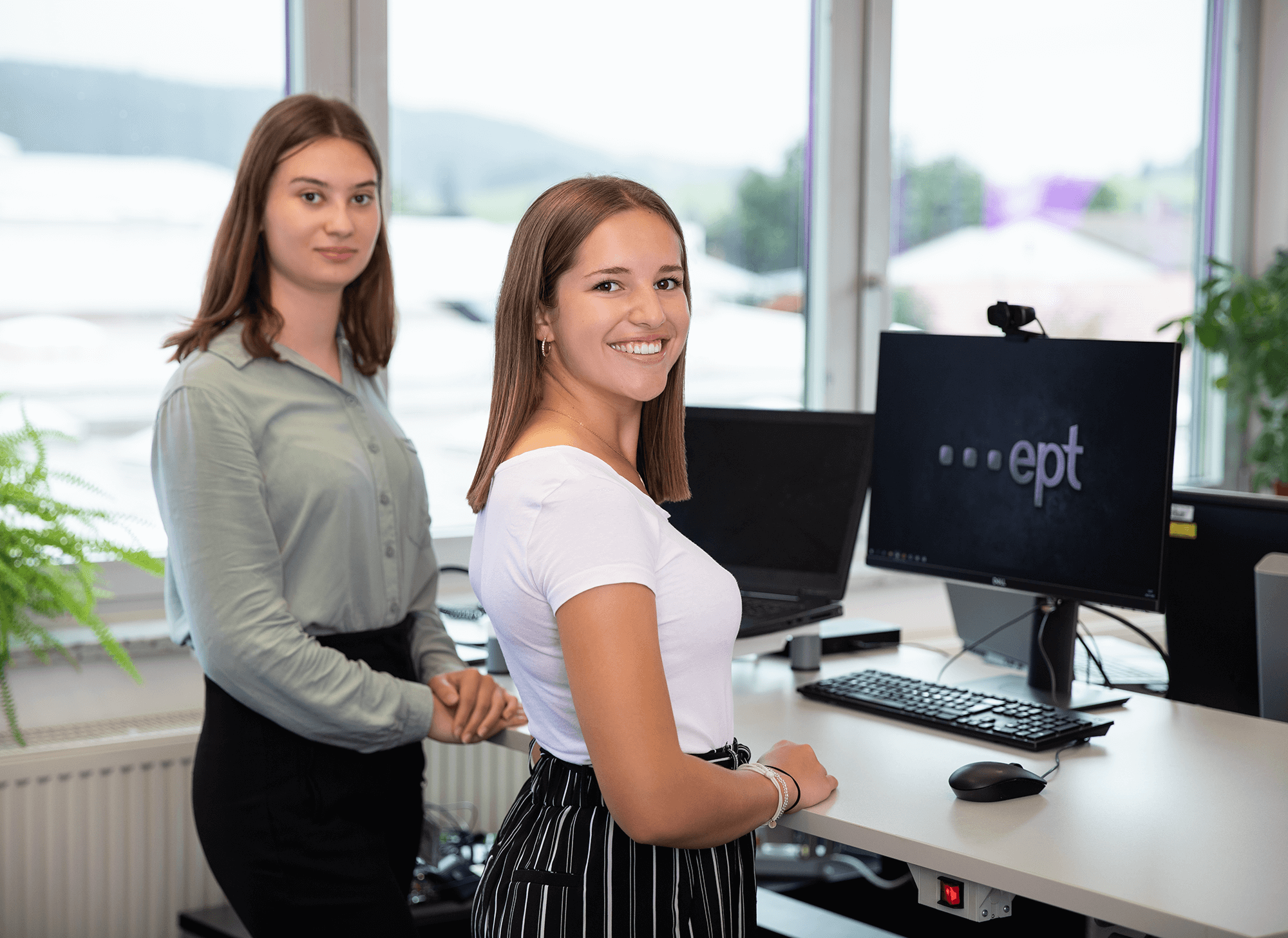 Motive 2000x1457px   BWL