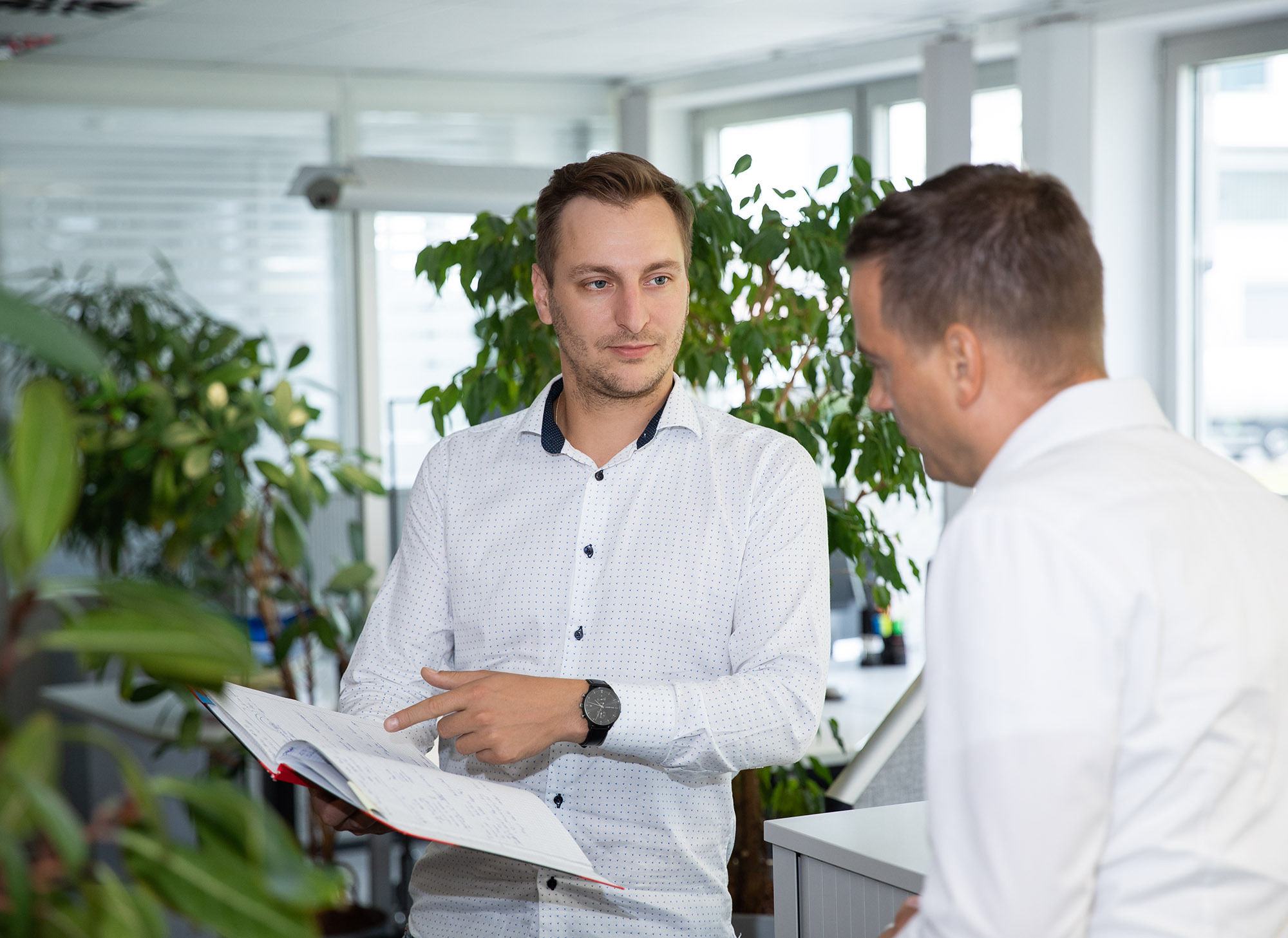 Motive 2000x1457px FAQ