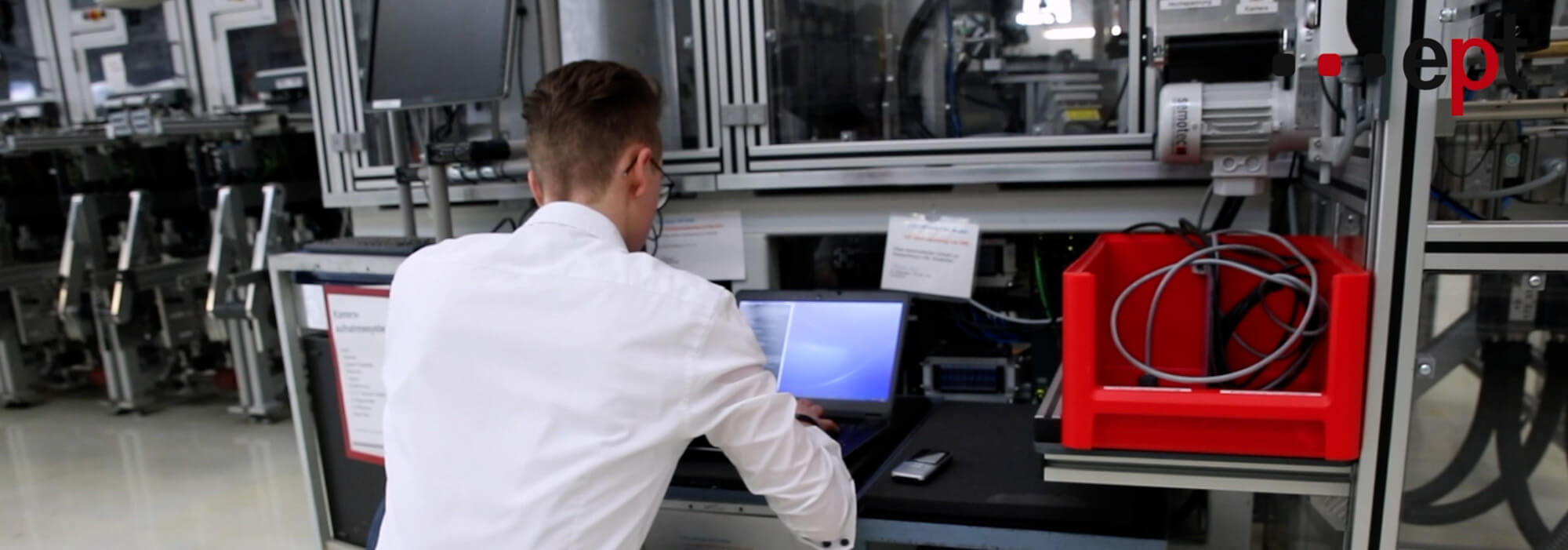 Motive Teaserbild Ausbildung IT Daten u. Prozessanalyse 2000x701 NEU