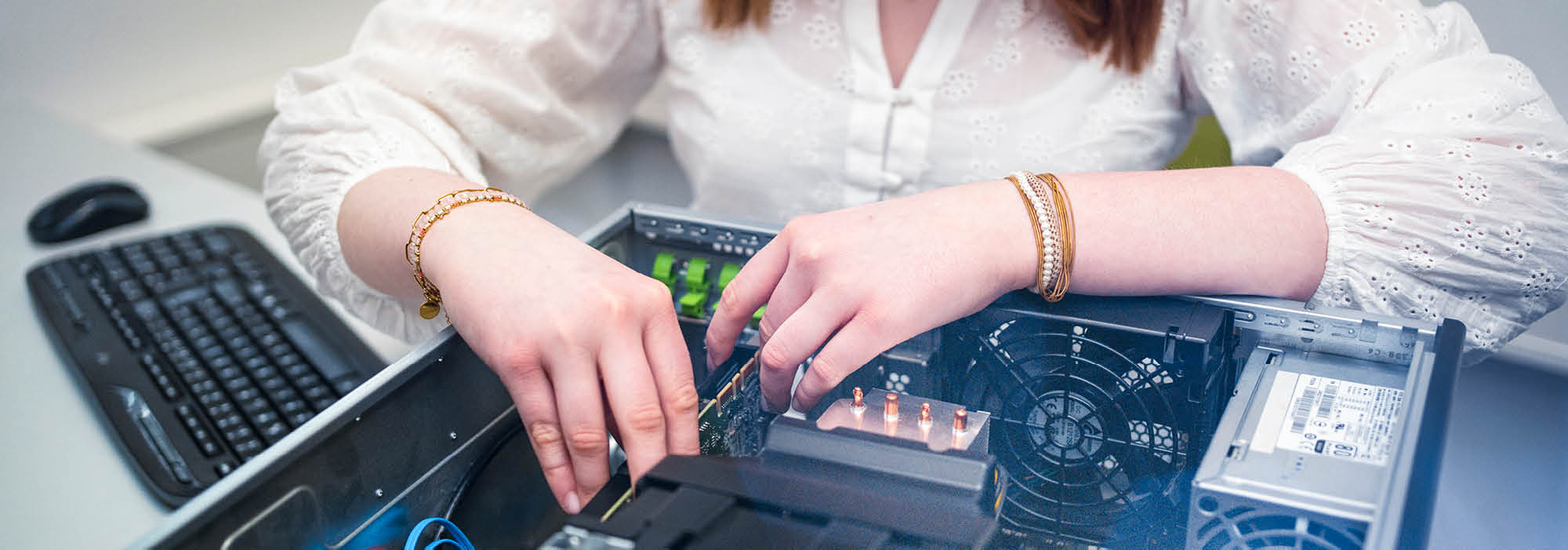 Motive Teaserbild Ausbildung IT Systemmanagement 2000x701 2026